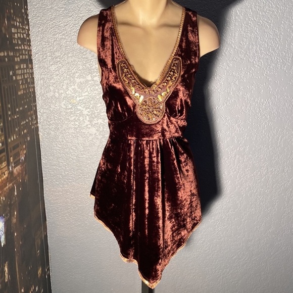 Express Womens Asymmetrical Gold Sequin Sleeveless Top Velvet Brown Sz XS - Picture 1 of 11